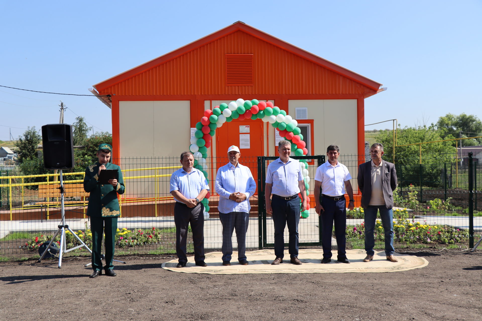 Алмаз Ахметшин поздравил иглайкинцев с завершением строительства модульного ФАП