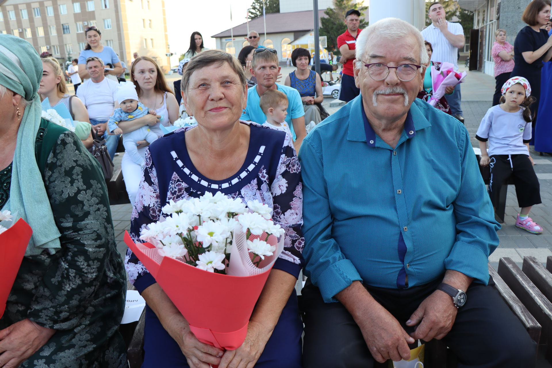 В День семьи, любви и верности в Нурлате прошло праздничное мероприятие