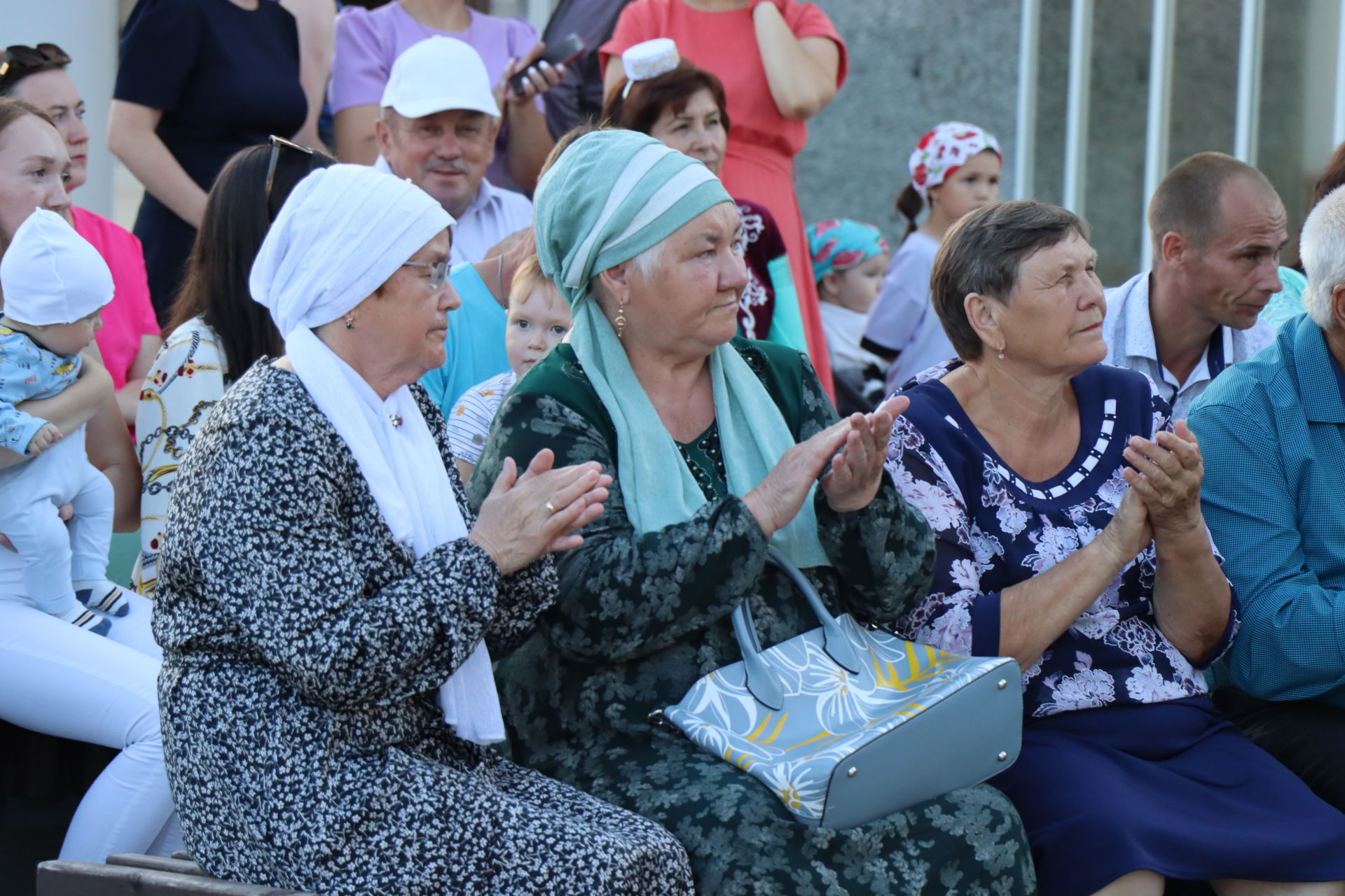 В День семьи, любви и верности в Нурлате прошло праздничное мероприятие