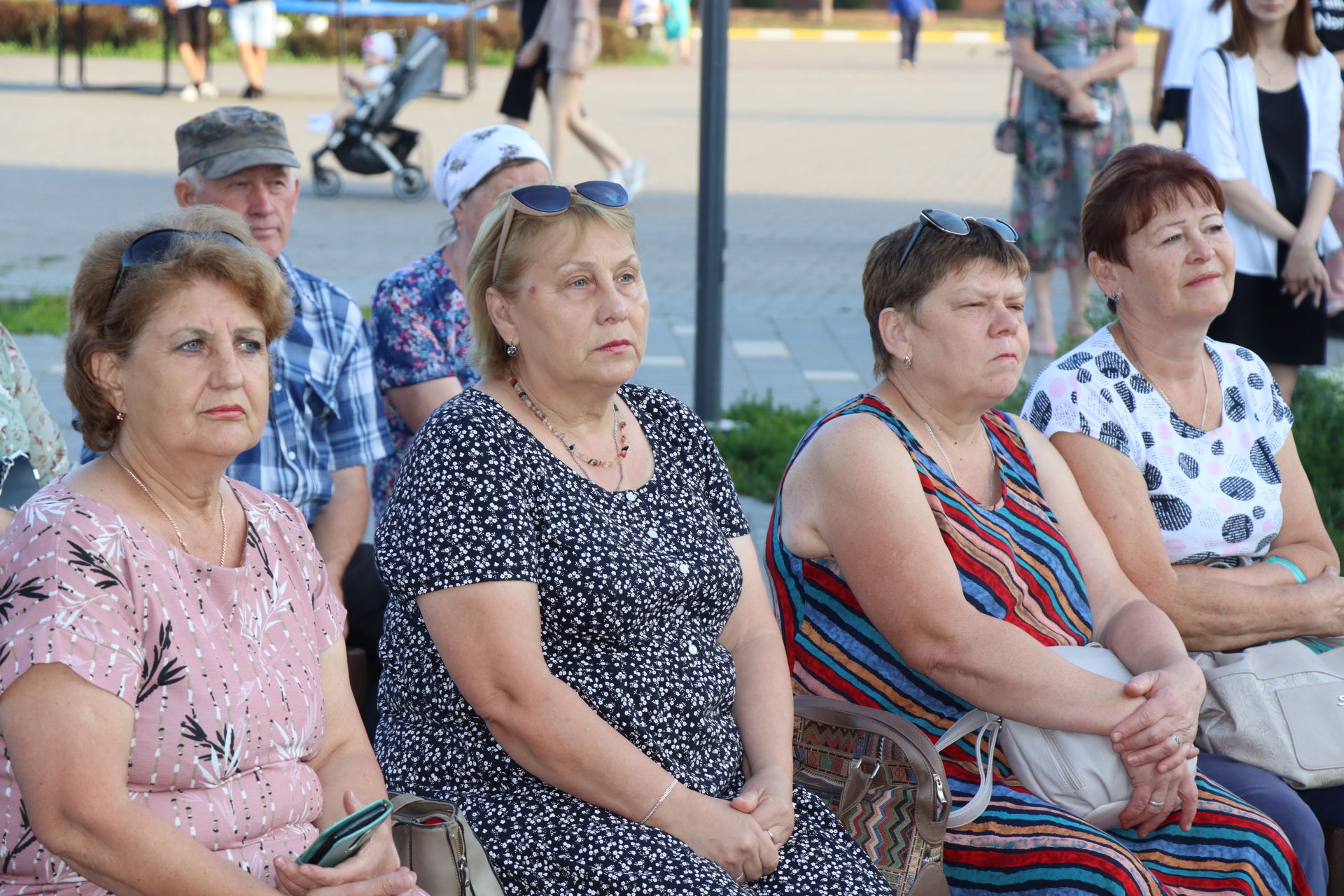 В День семьи, любви и верности в Нурлате прошло праздничное мероприятие