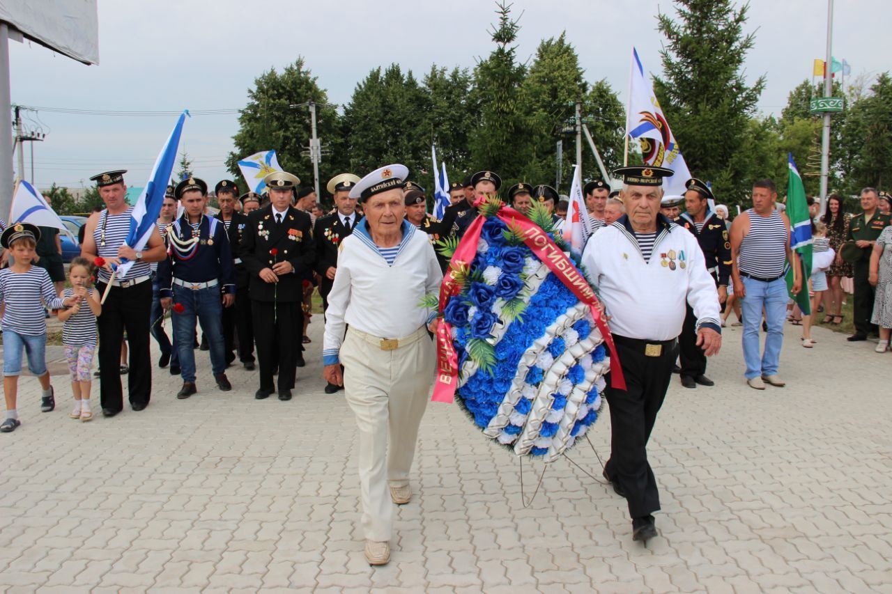 В Нурлате отметили День военно-морского флота | 01.08.2022 | Нурлат -  БезФормата