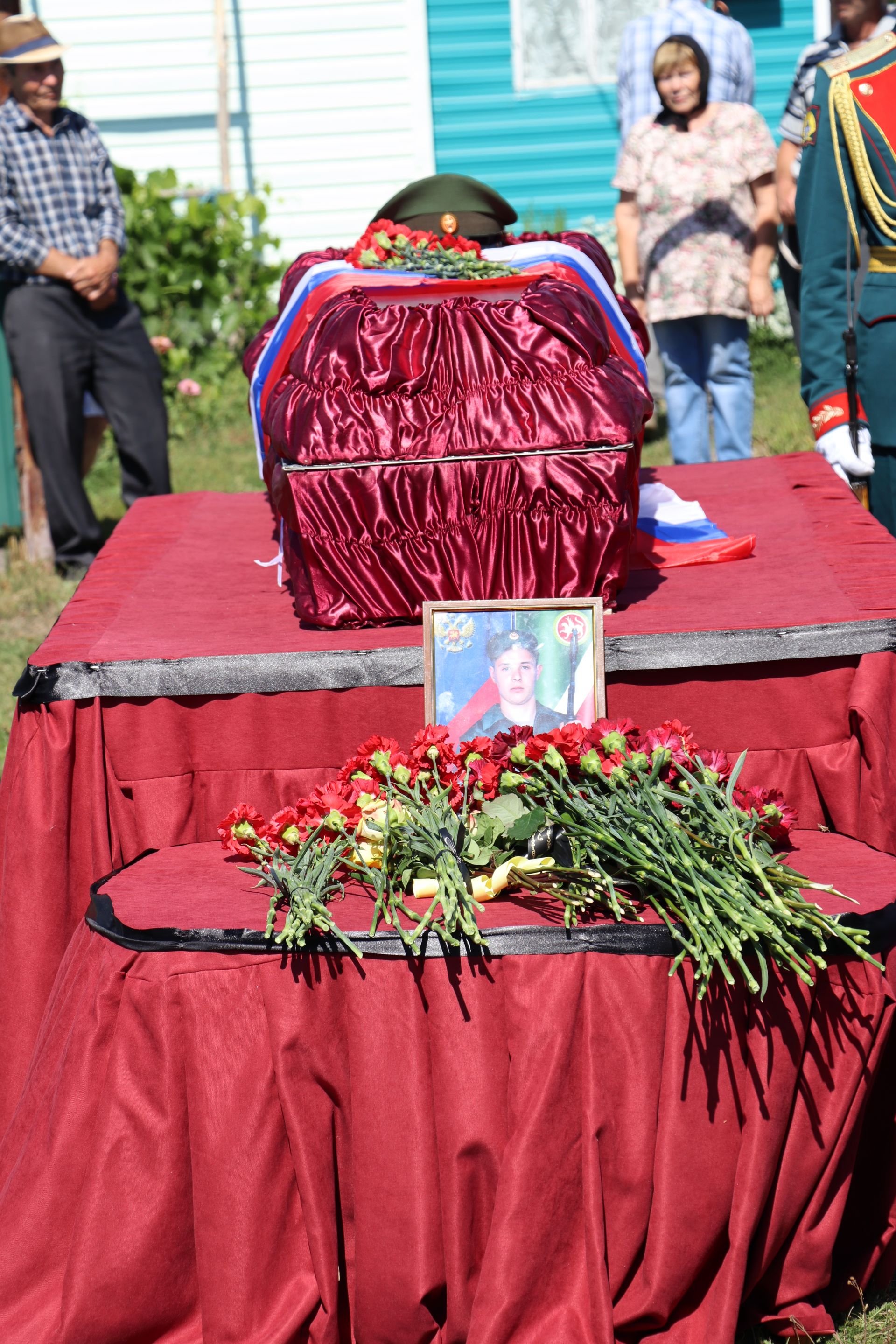 В Нурлатском районе простились с погибшим в военной спецоперации на Украине Малыгиным Александром
