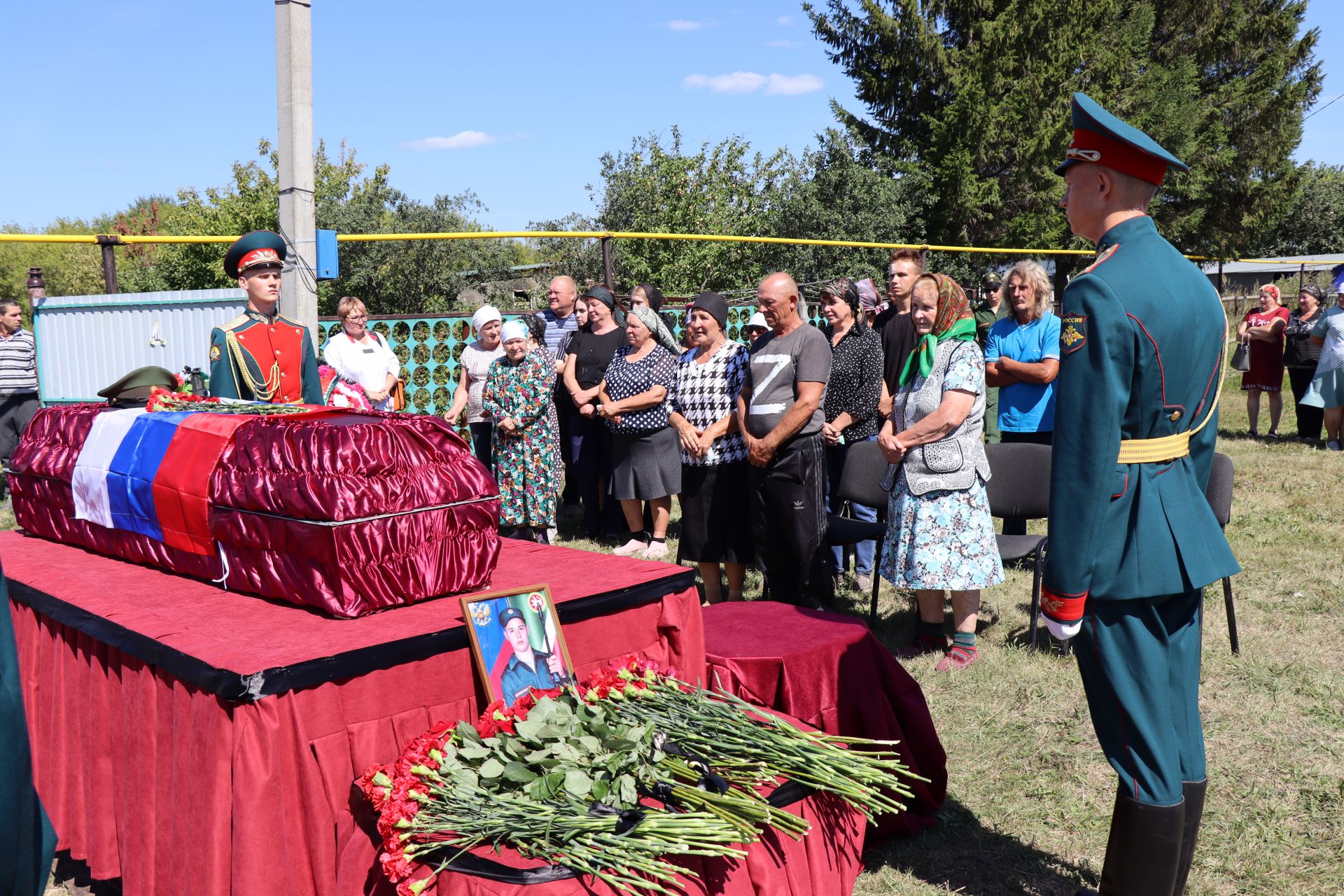 В Нурлатском районе простились с погибшим в военной спецоперации на Украине Малыгиным Александром