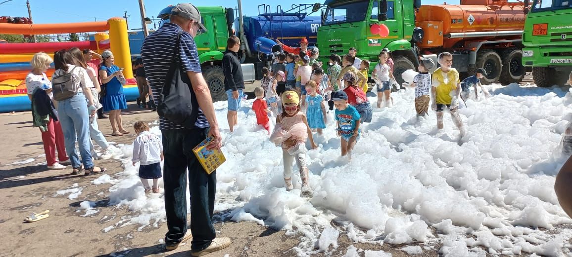 В Нурлате провели детский Сабантуй со сказочными героями