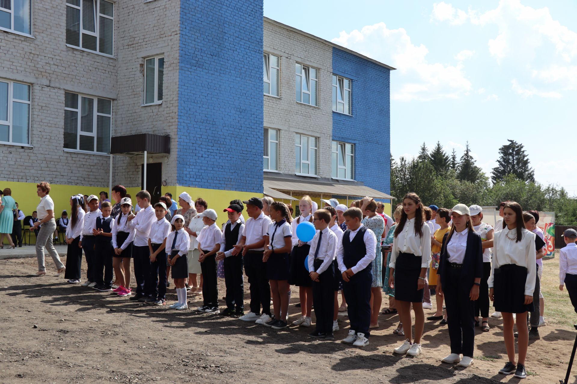 В Тимерлике в торжественной обстановке открыли школу после капитального ремонта