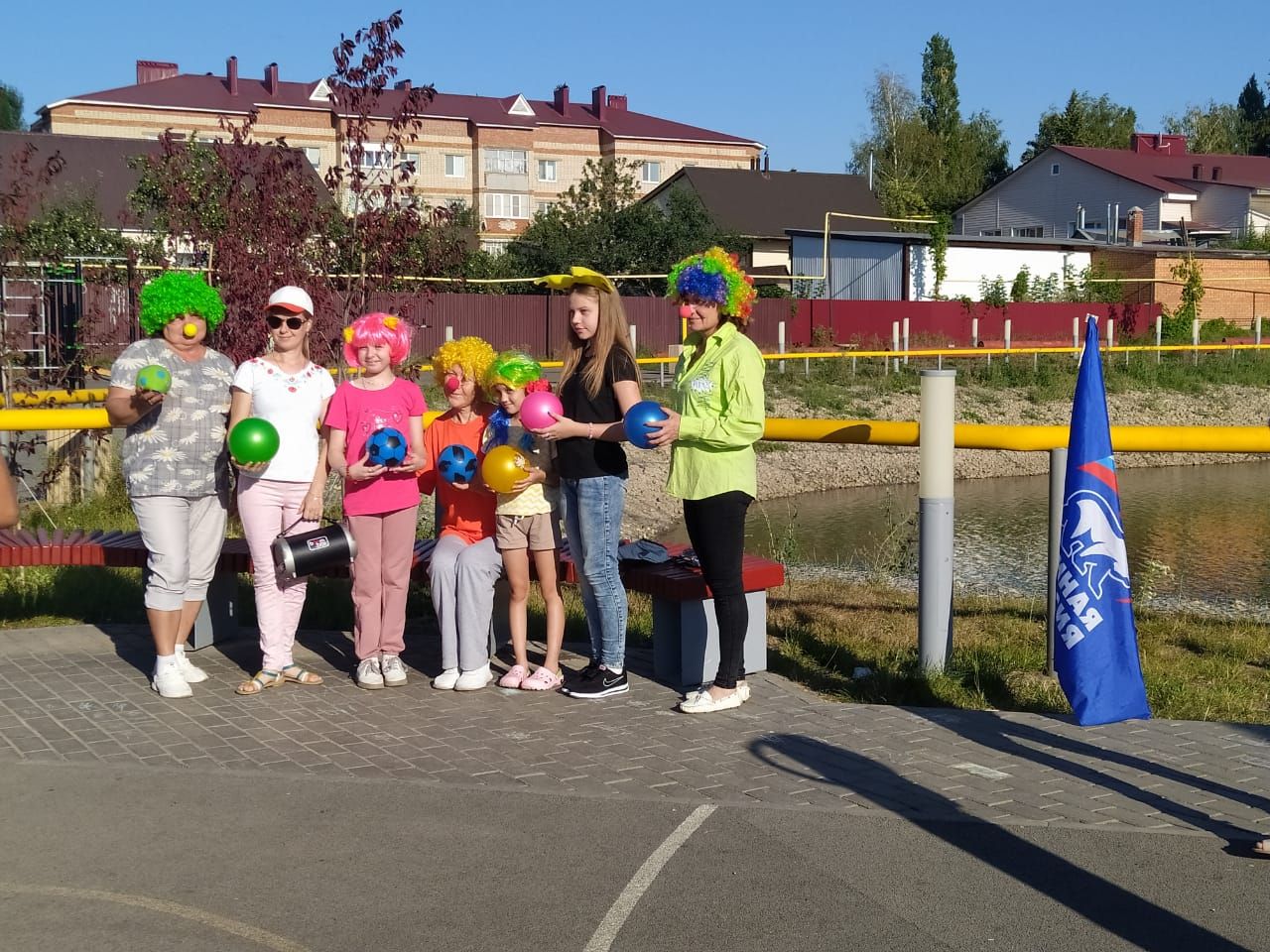 Нурлатское местное отделение партии «Единая Россия» совместно с отделом культуры организовали детскую игровую программу