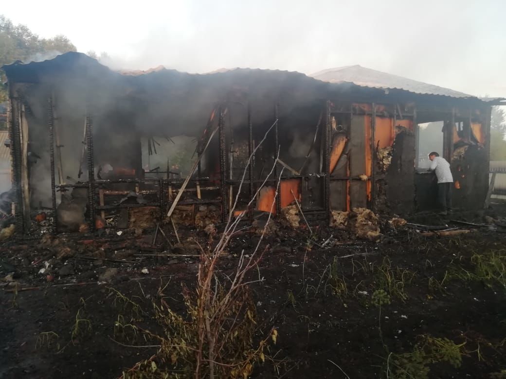 В Богдашкине сгорел жилой дом