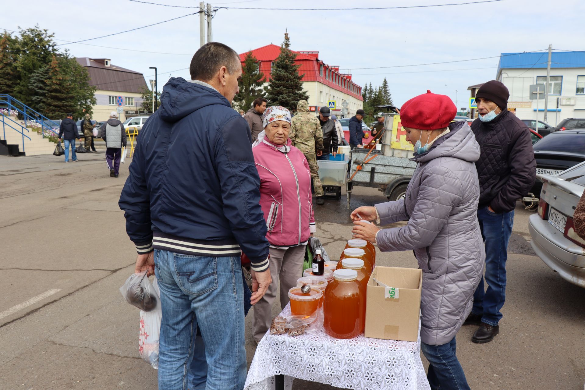 В Нурлате прошла первая осенняя сельскохозяйственная ярмарка