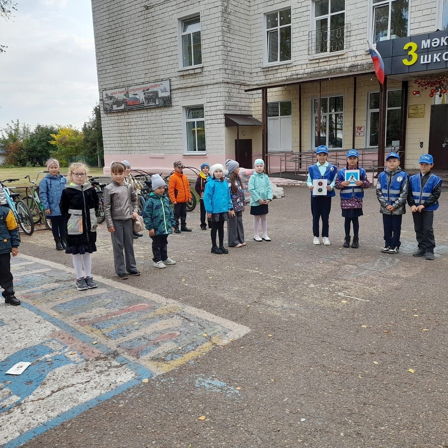 Юным нурлатцам рассказали об основах безопасного поведения на улицах и дорогах