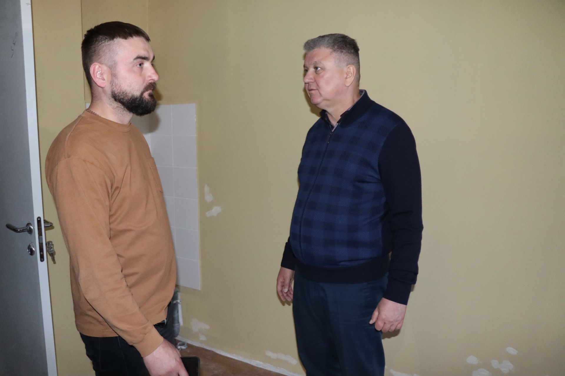 Алмаз Ахметшин ознакомился с ходом капремонта в Нурлатской ЦРБ