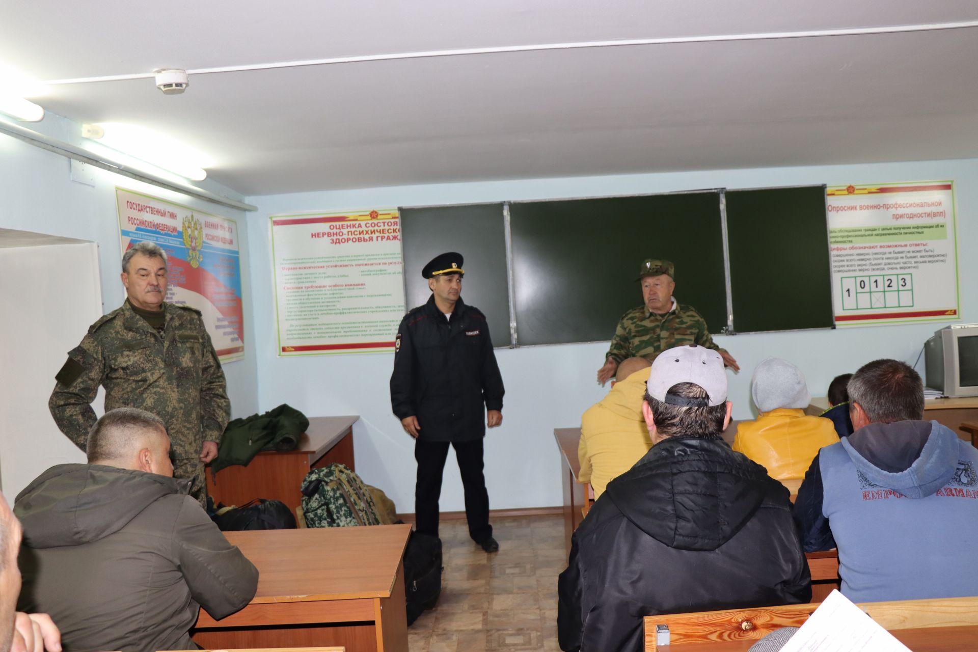 Сегодня в Нурлате по частичной мобилизации на военную службу проводили очередную группу мужчин