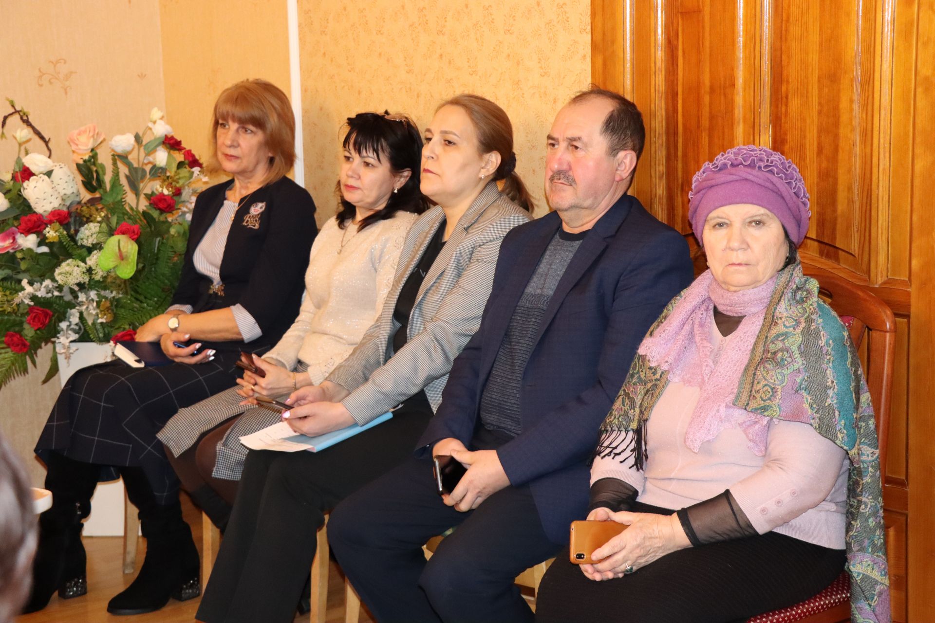 Глава Нурлатского района встретился с представителями старшего поколения
