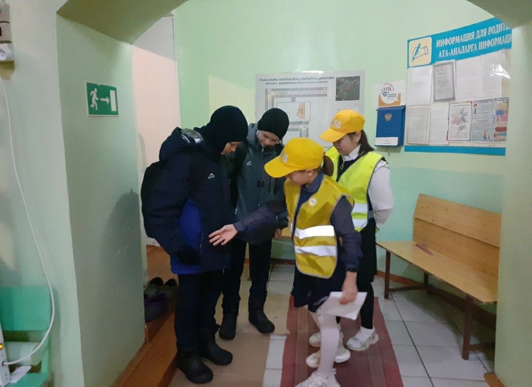 Члены отрядов ЮИД Нурлатского района продолжают проверять наличие у учащихся светоотражающих элементов