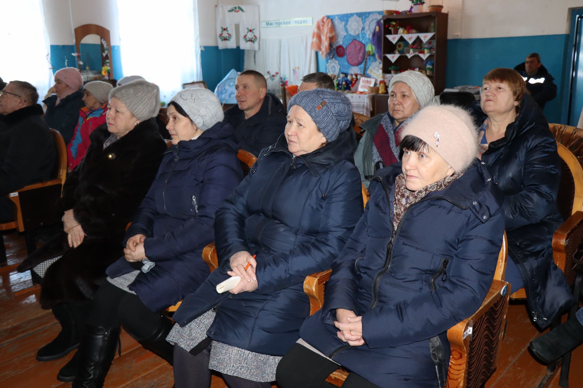 Жители села Андреевка на сходе граждан обсудили актуальные вопросы