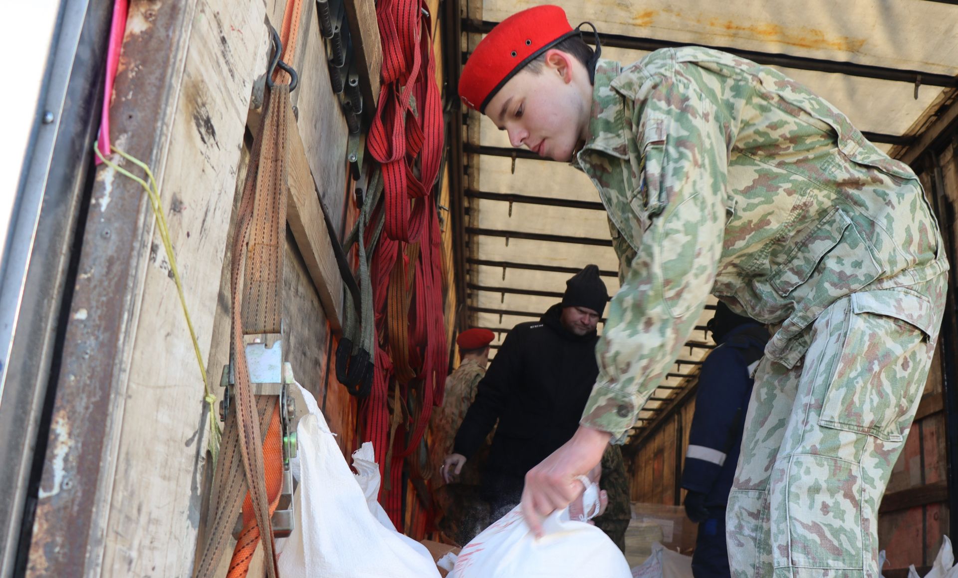 Нурлатцы собрали гуманитарную помощь жителям Лисичанска