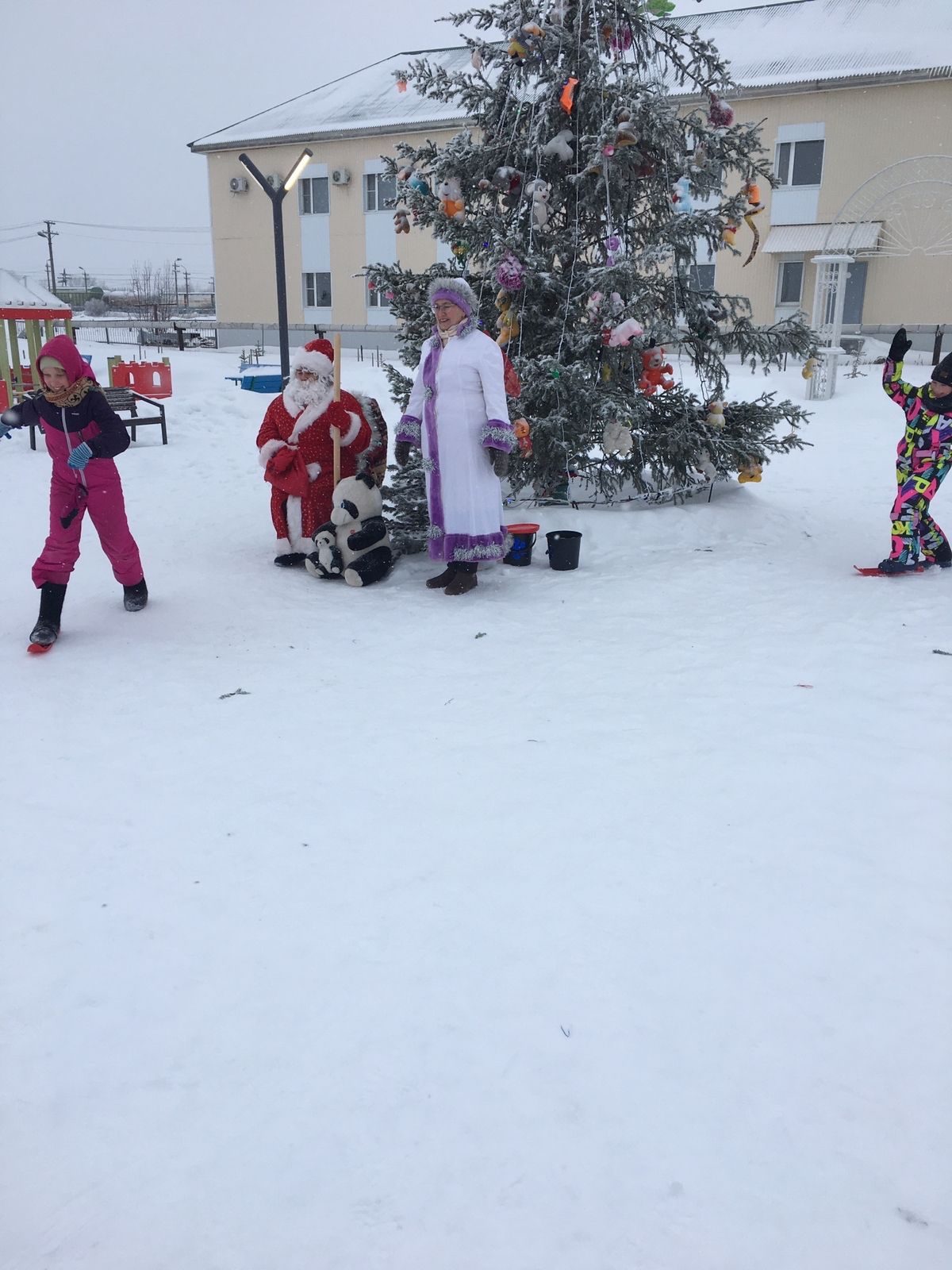 В микрорайонах Нурлата каждый день праздник