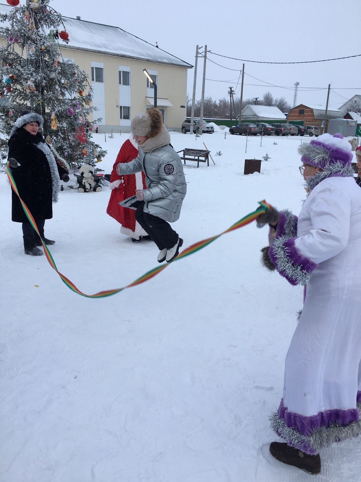 В микрорайонах Нурлата каждый день праздник