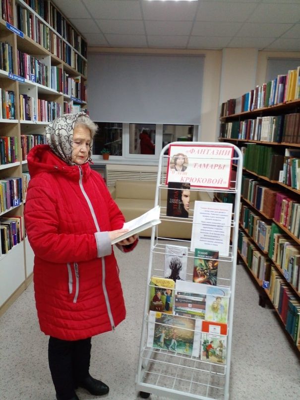 Выставка произведений Тамары Крюковой проходит в центральной библиотеке