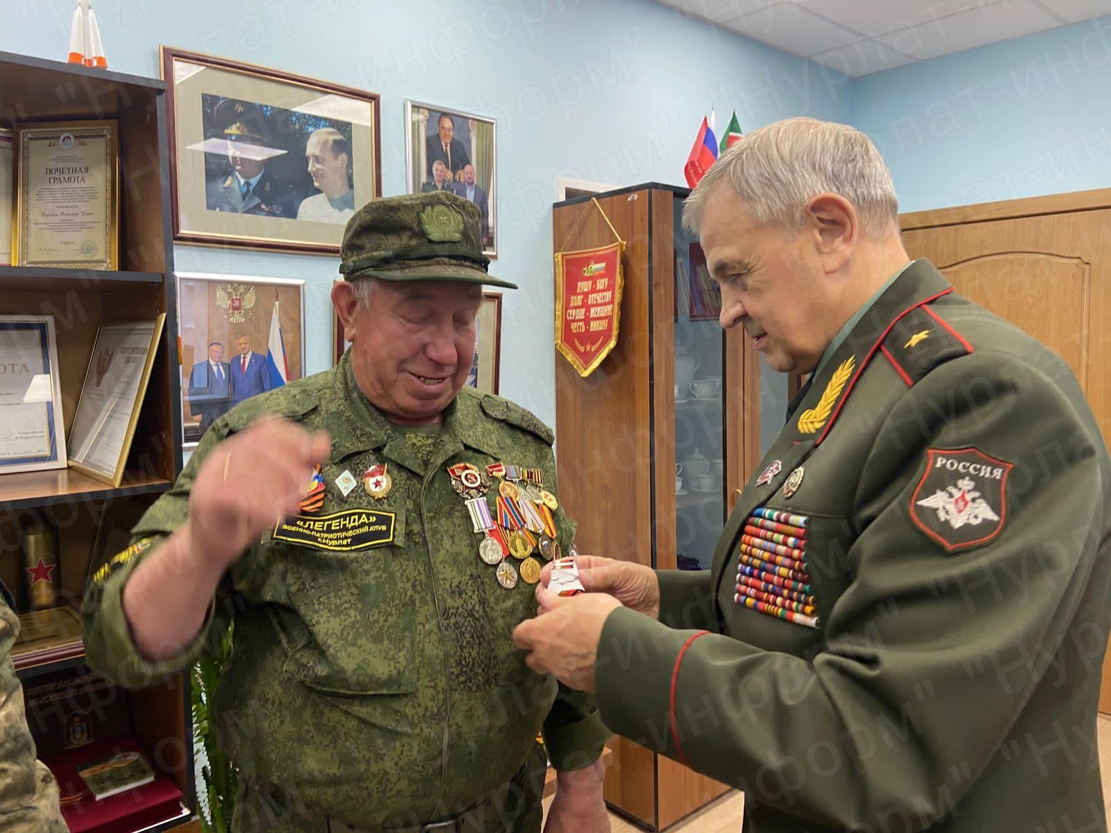 Руководителям Нурлатского ВПК «Легенда» вручен знак «Российского союза ветеранов»