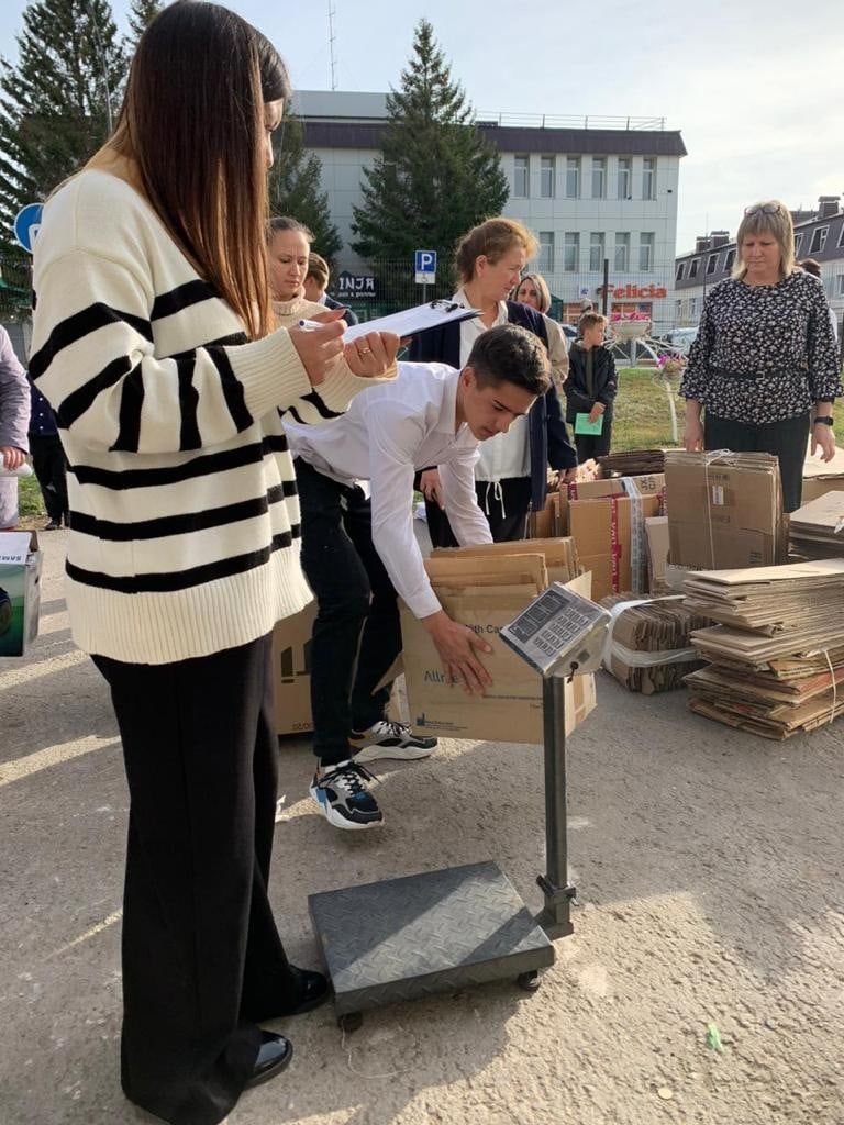 В первой школе Нурлата прошла экологическая акция по сбору макулатуры