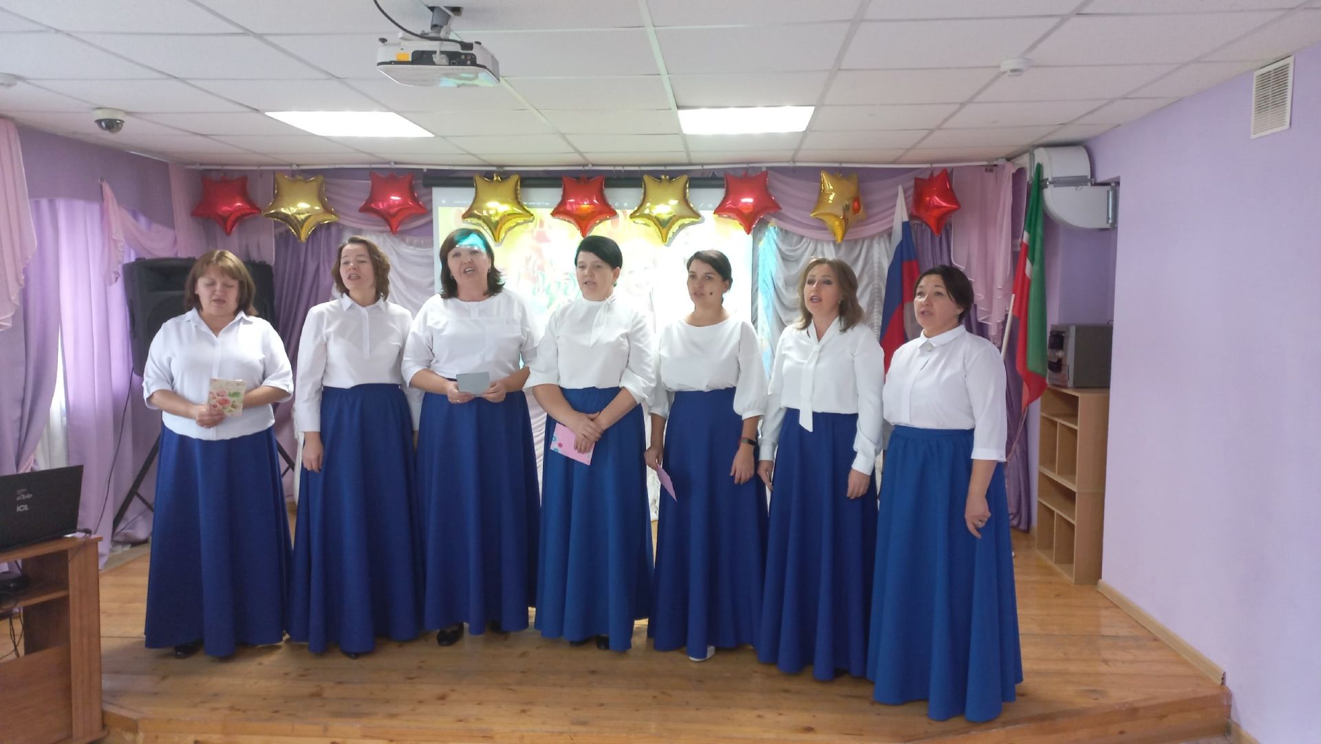 Дню пожилого человека посвятили праздничный концерт в Нурлатской школе-интернат
