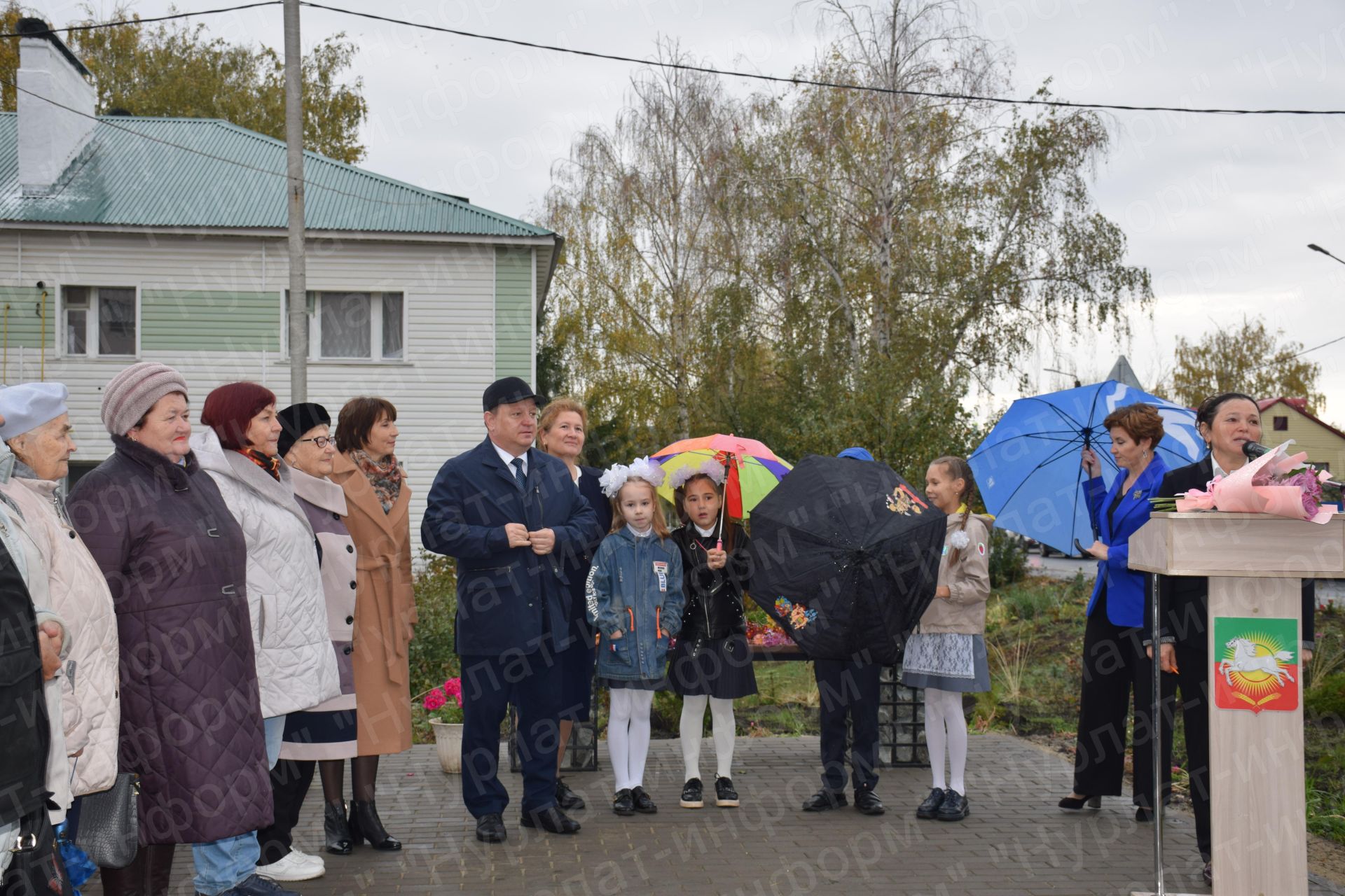 В Нурлате в День учителя на улице Вахитова открыт сквер учителей