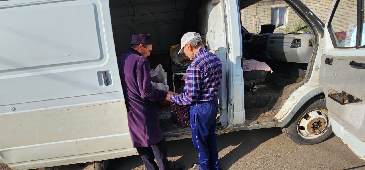 Малообеспеченным нурлатцам раздали овощи