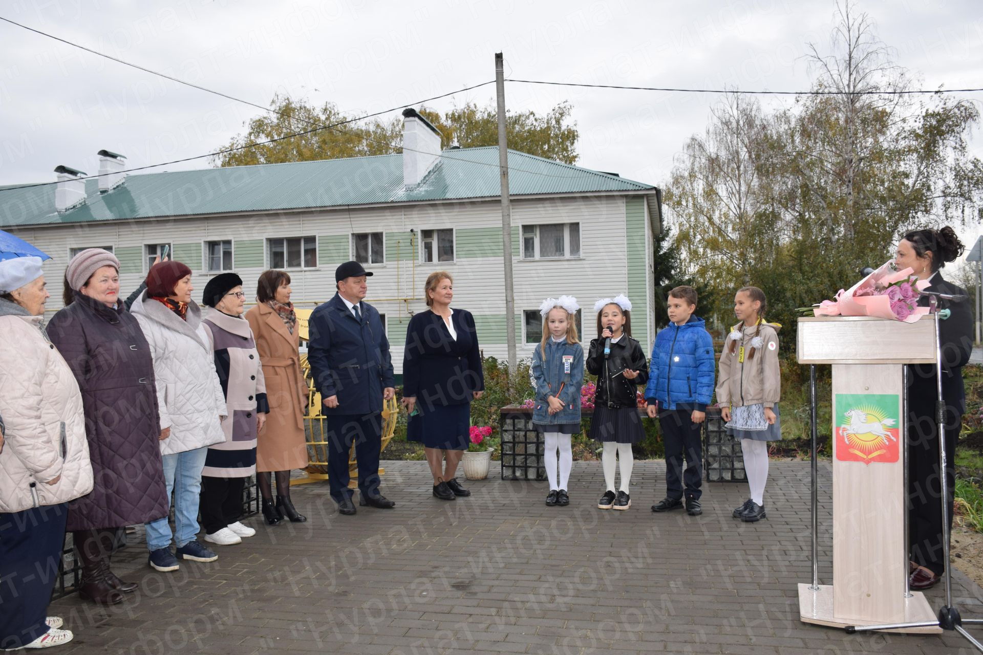 В Нурлате в День учителя на улице Вахитова открыт сквер учителей