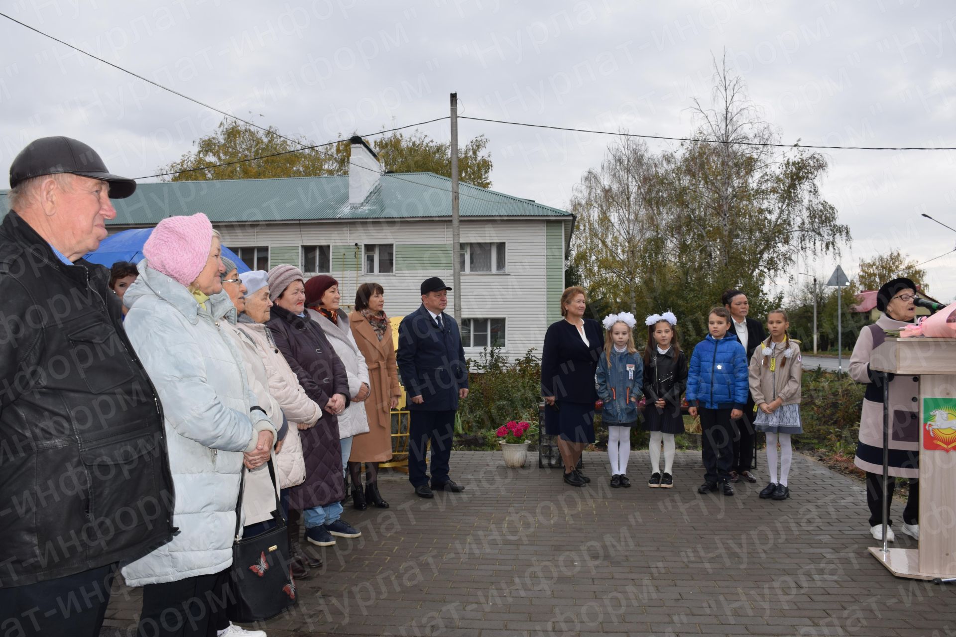 В Нурлате в День учителя на улице Вахитова открыт сквер учителей