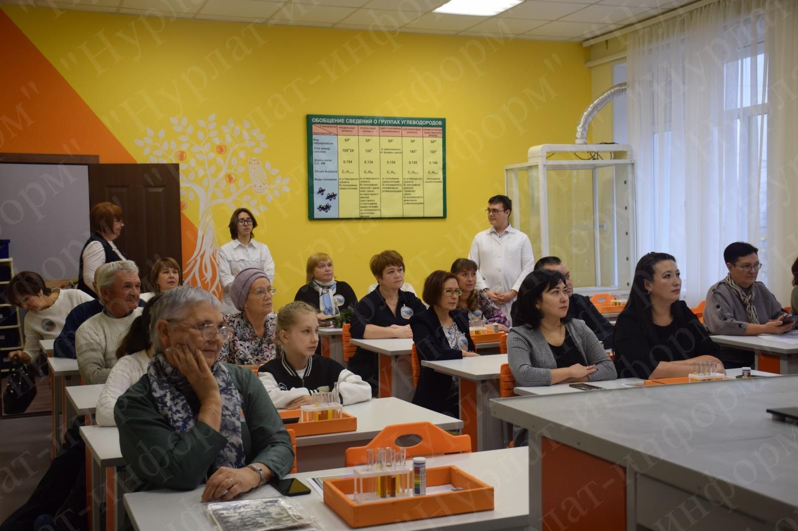 Нурлатская школа №1 торжественно отметила свой 60-летний юбилей (фоторепортаж)