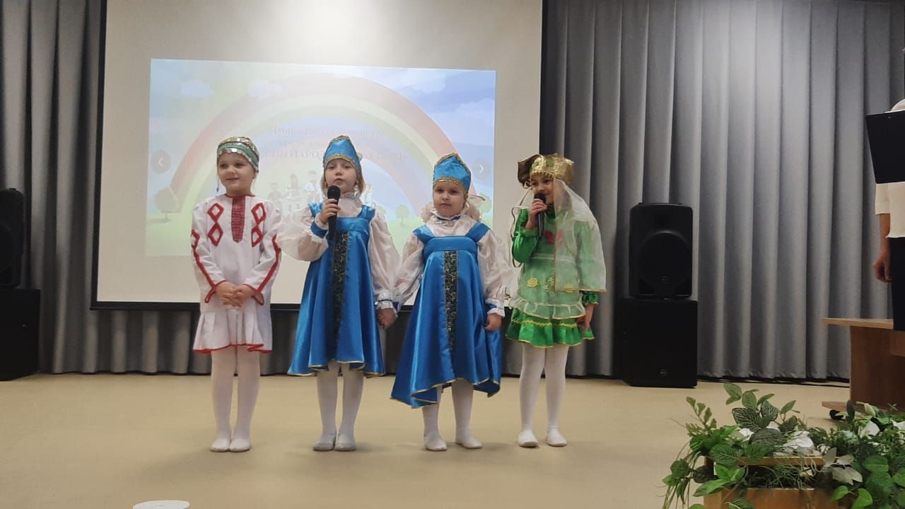 Воспитанники детских садов Нурлатского района продемонстрировали свои таланты на сцене