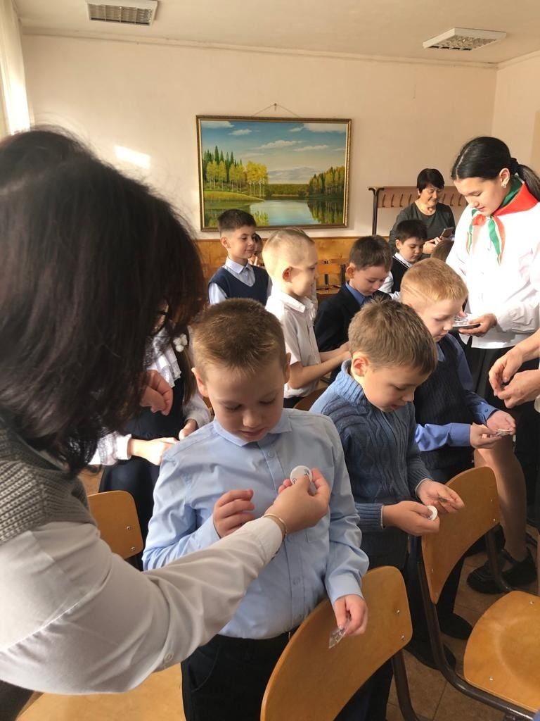 Учащихся начальных классов школы №2 посвятили в ряды «Орлята России»