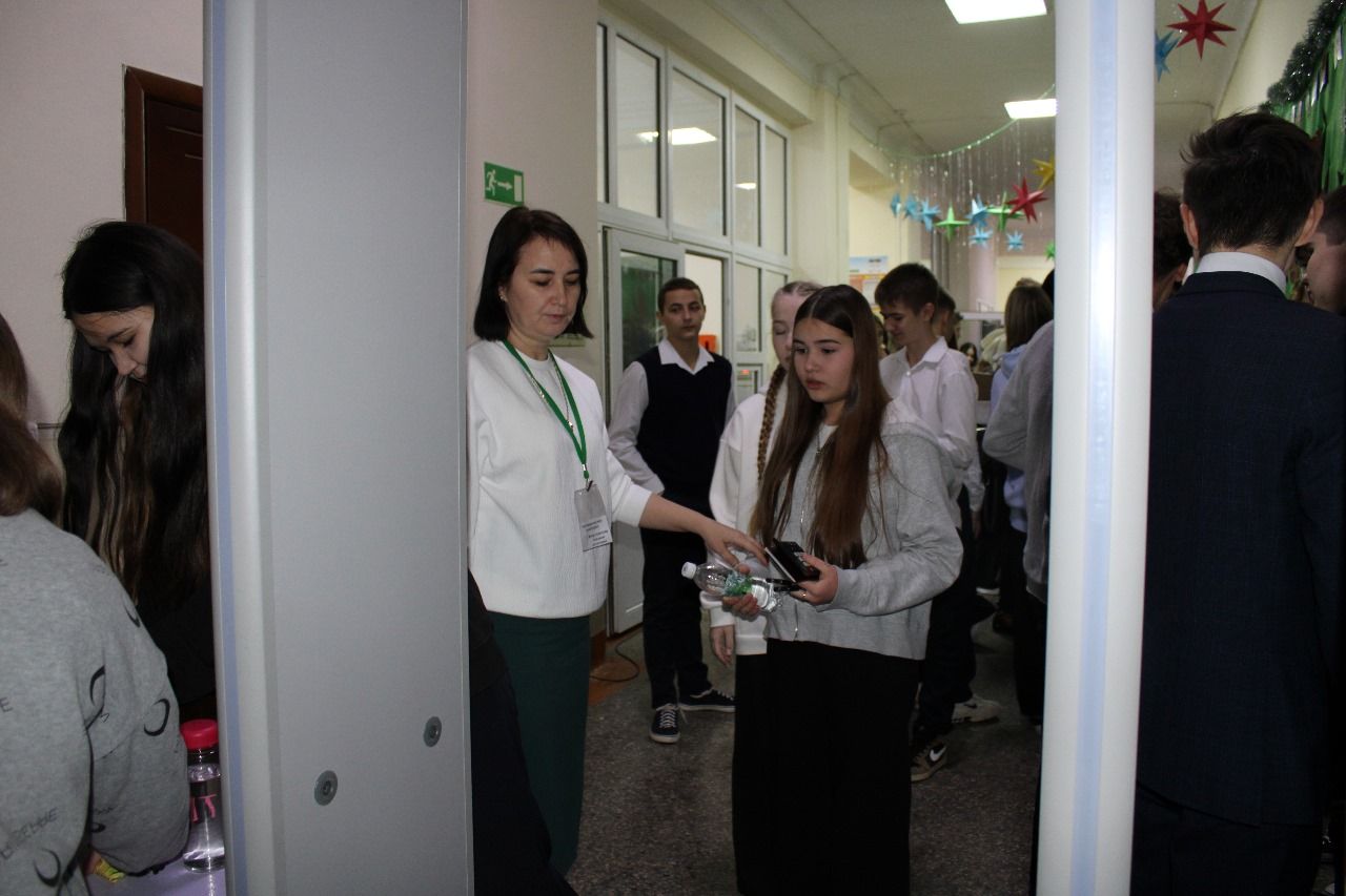 Нурлатские школьники присоединились к Региональной акции «Все решают только знания: разберем со специалистом»