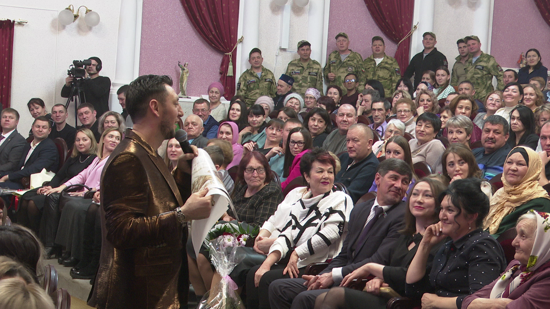 Фирдус Тямаев часть средств с концерта в Нурлате направит в помощь мобилизованным землякам