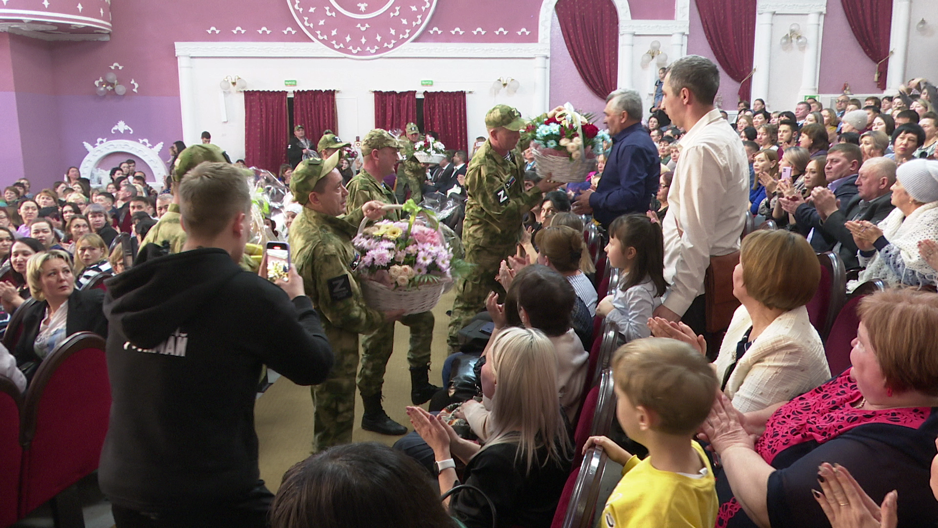 Фирдус Тямаев часть средств с концерта в Нурлате направит в помощь мобилизованным землякам