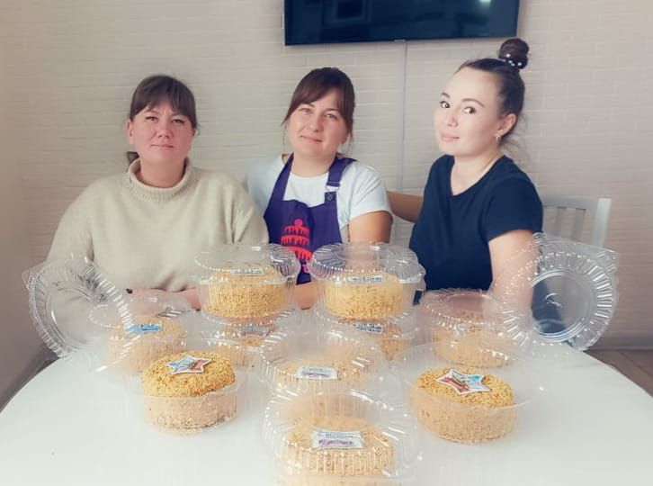 Нурлатцы испекли торты для участников СВО