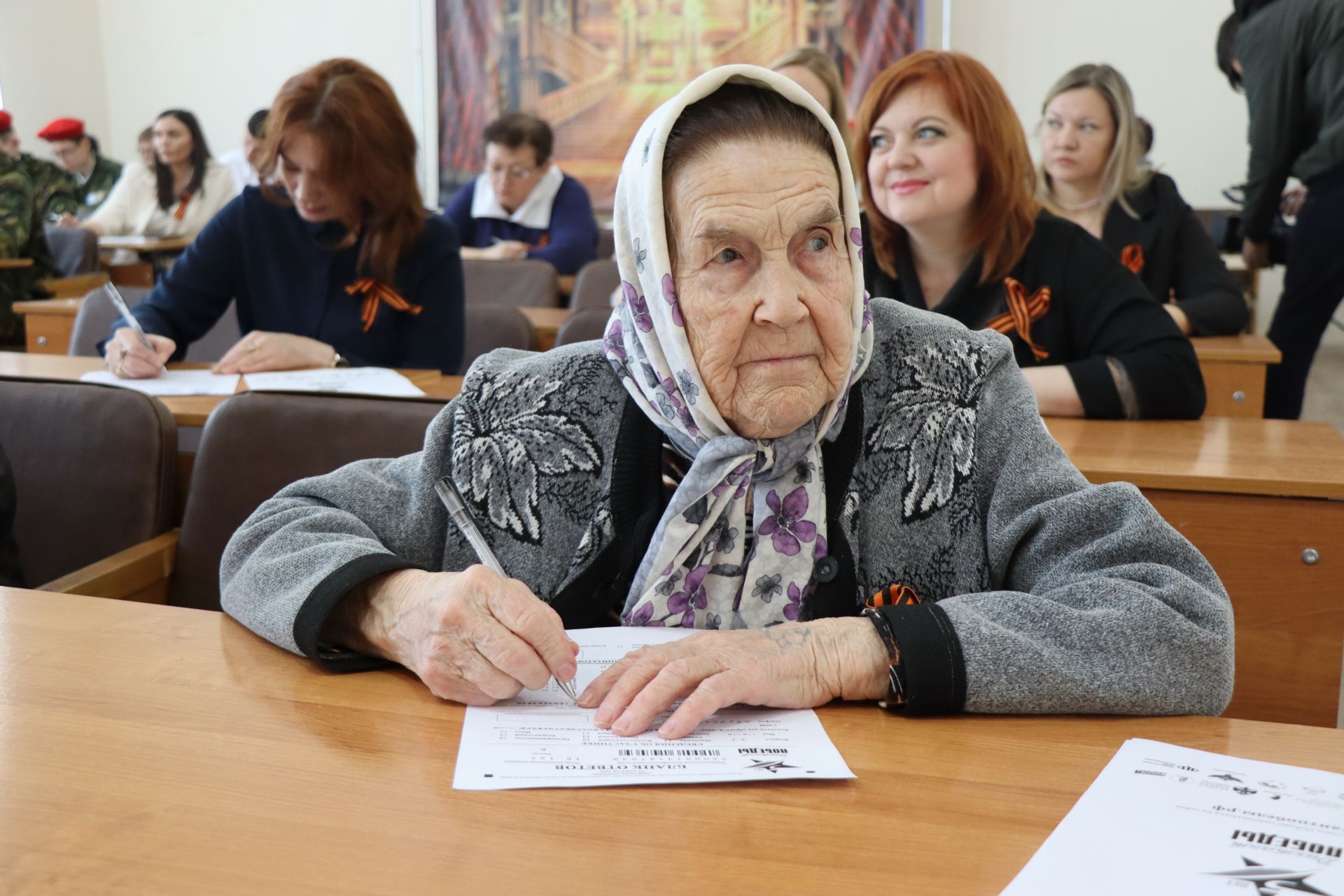 В Нурлате к Диктанту Победы присоединилась 91-летняя труженица тыла