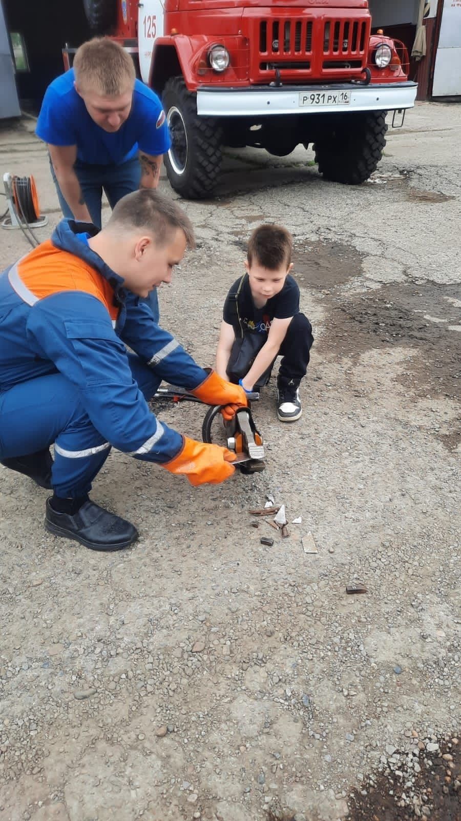 Познавательную экскурсию для школьников провели нурлатские пожарные