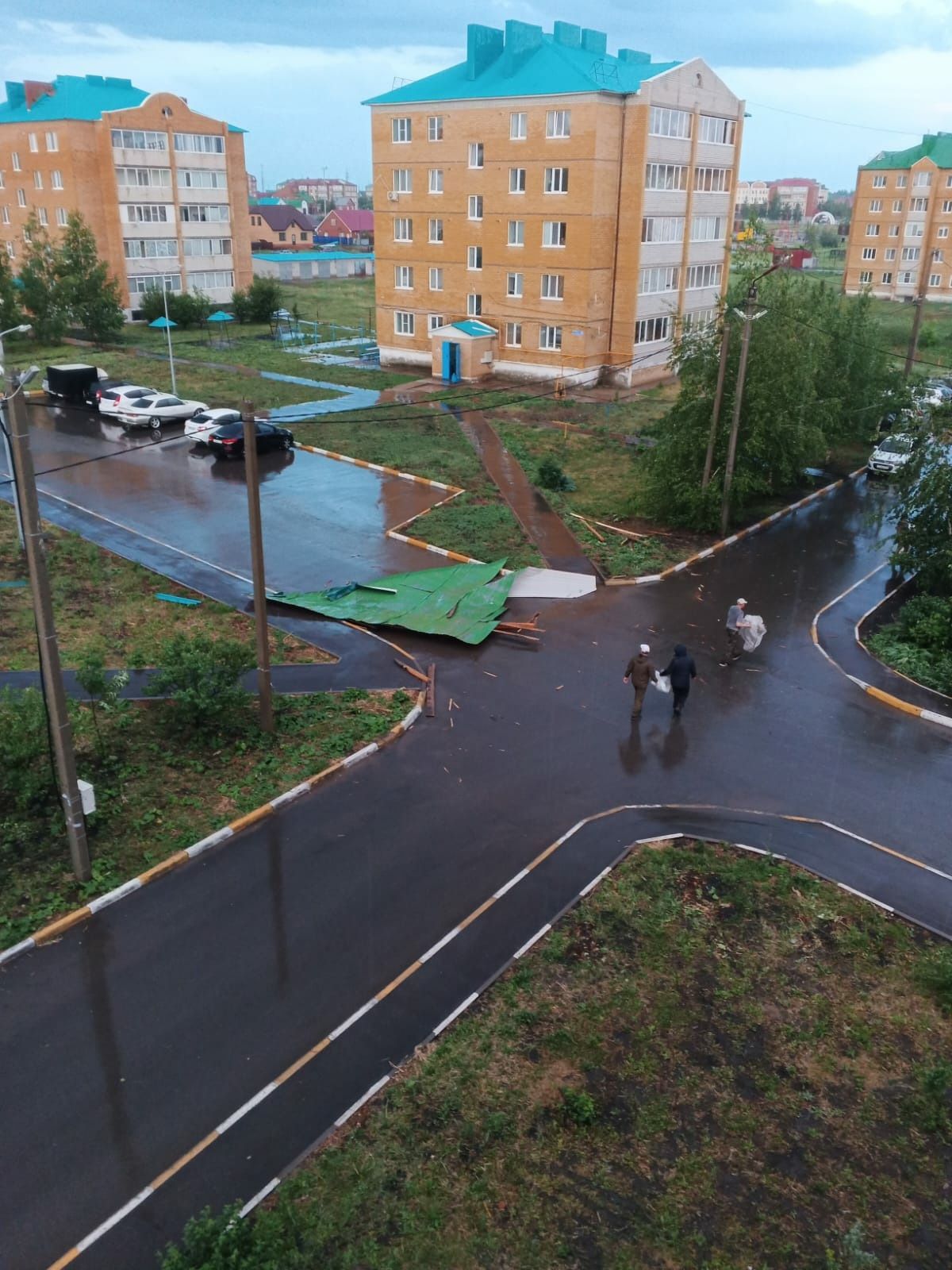 В Нурлате прошел сильный ураган с ливнем и градом