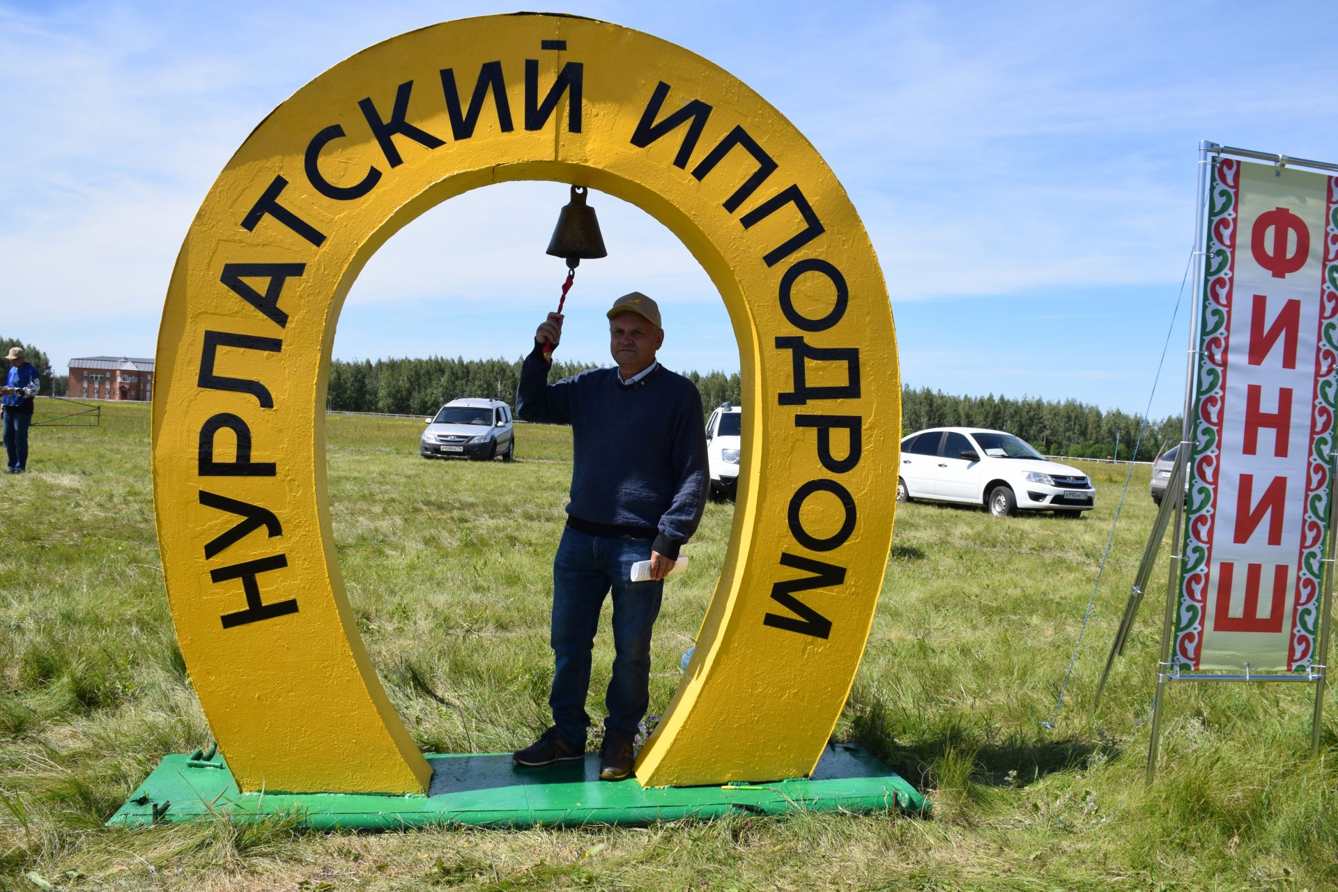 В Нурлате на конно-спортивных скачках приз «Сельские джигиты» завоевал 72-х  летний Валерий Миронов | 11.06.2023 | Нурлат - БезФормата