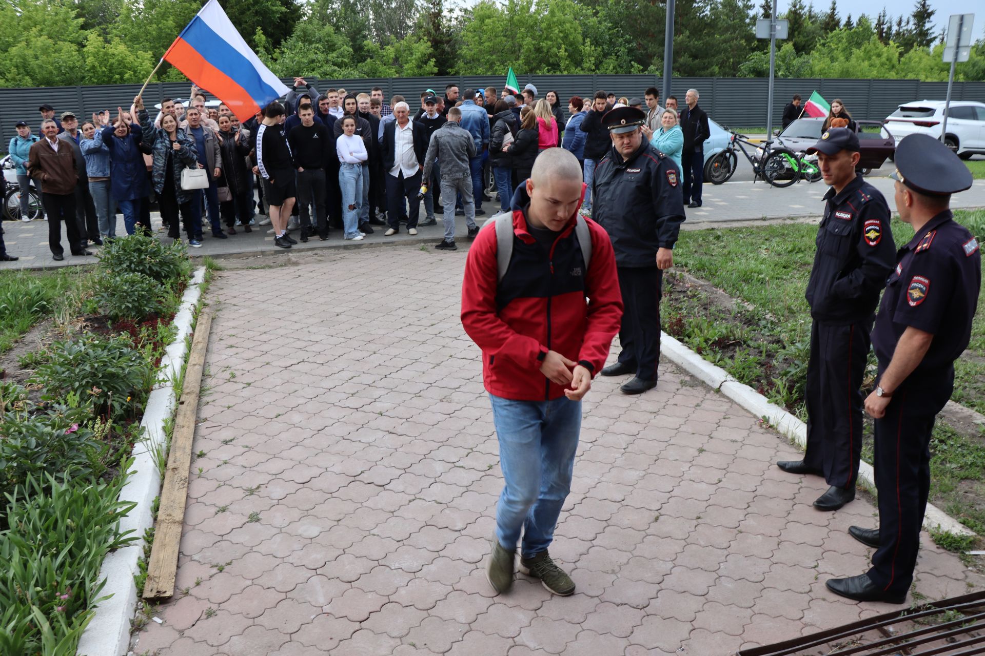 Нурлатцы торжественно проводили новобранцев на срочную службу