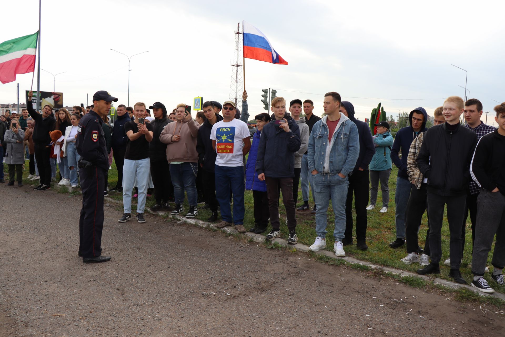 Нурлатцы торжественно проводили новобранцев на срочную службу