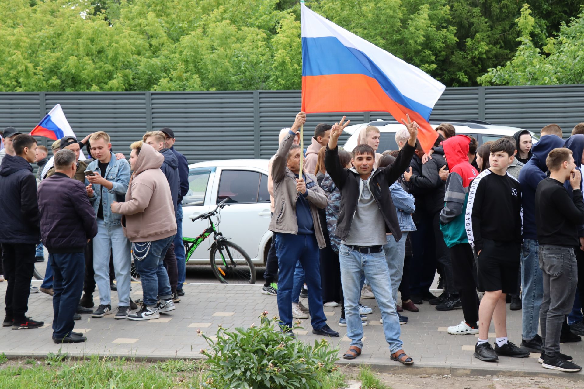 Нурлатцы торжественно проводили новобранцев на срочную службу