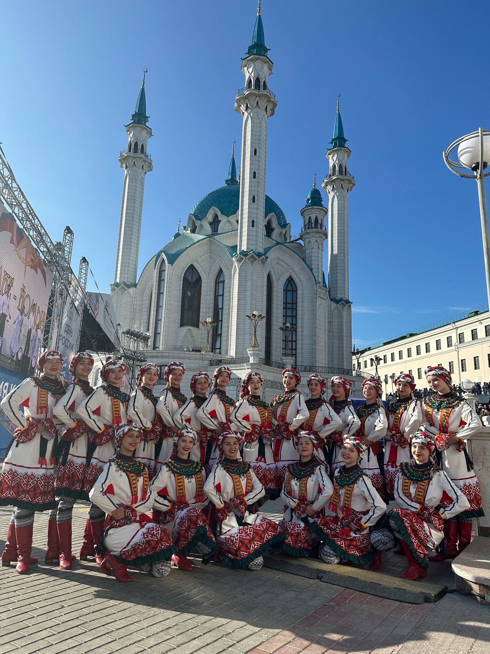 В День России «Эсперанса» выступил у стен Казанского Кремля