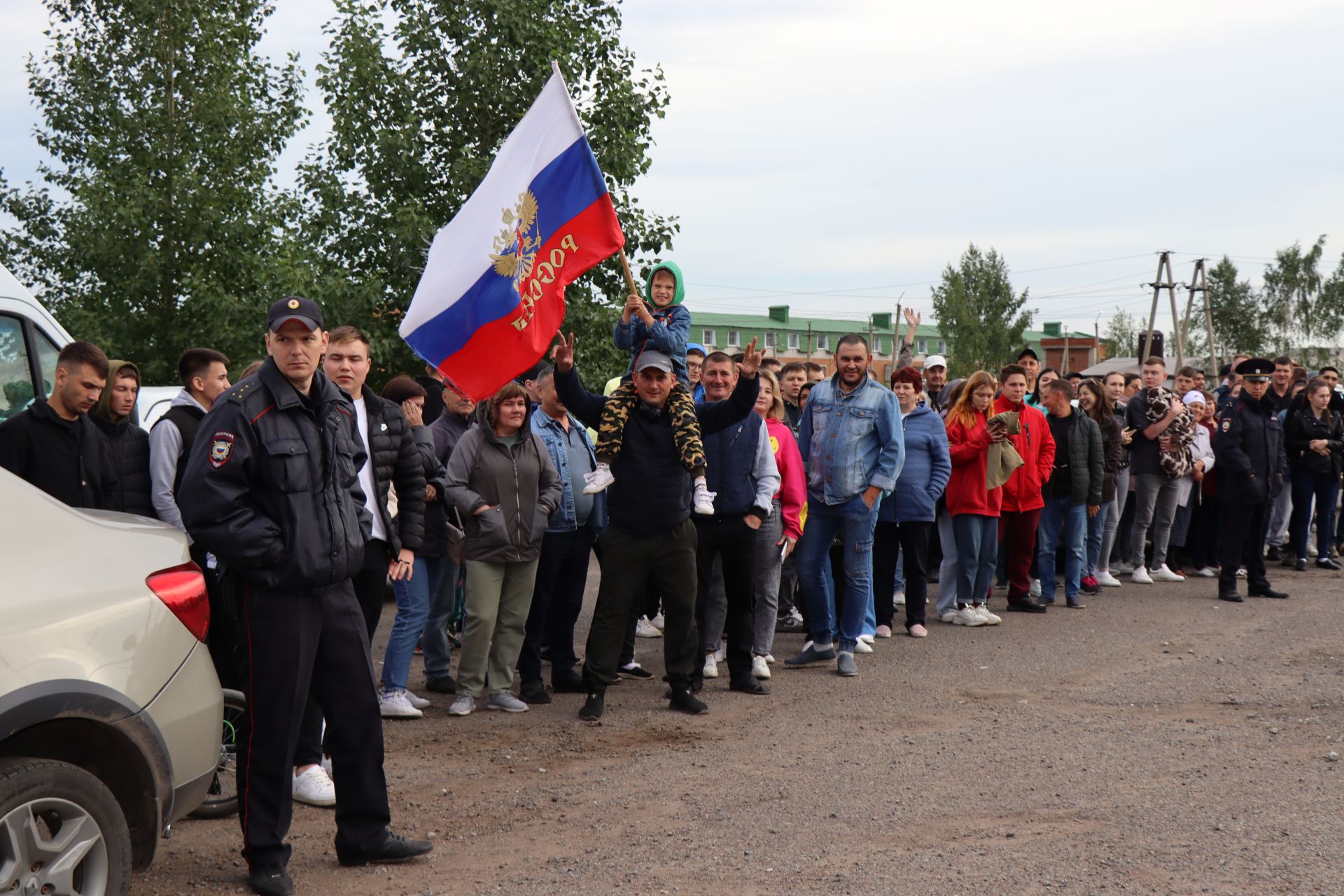 Нурлатцы торжественно проводили новобранцев на срочную службу