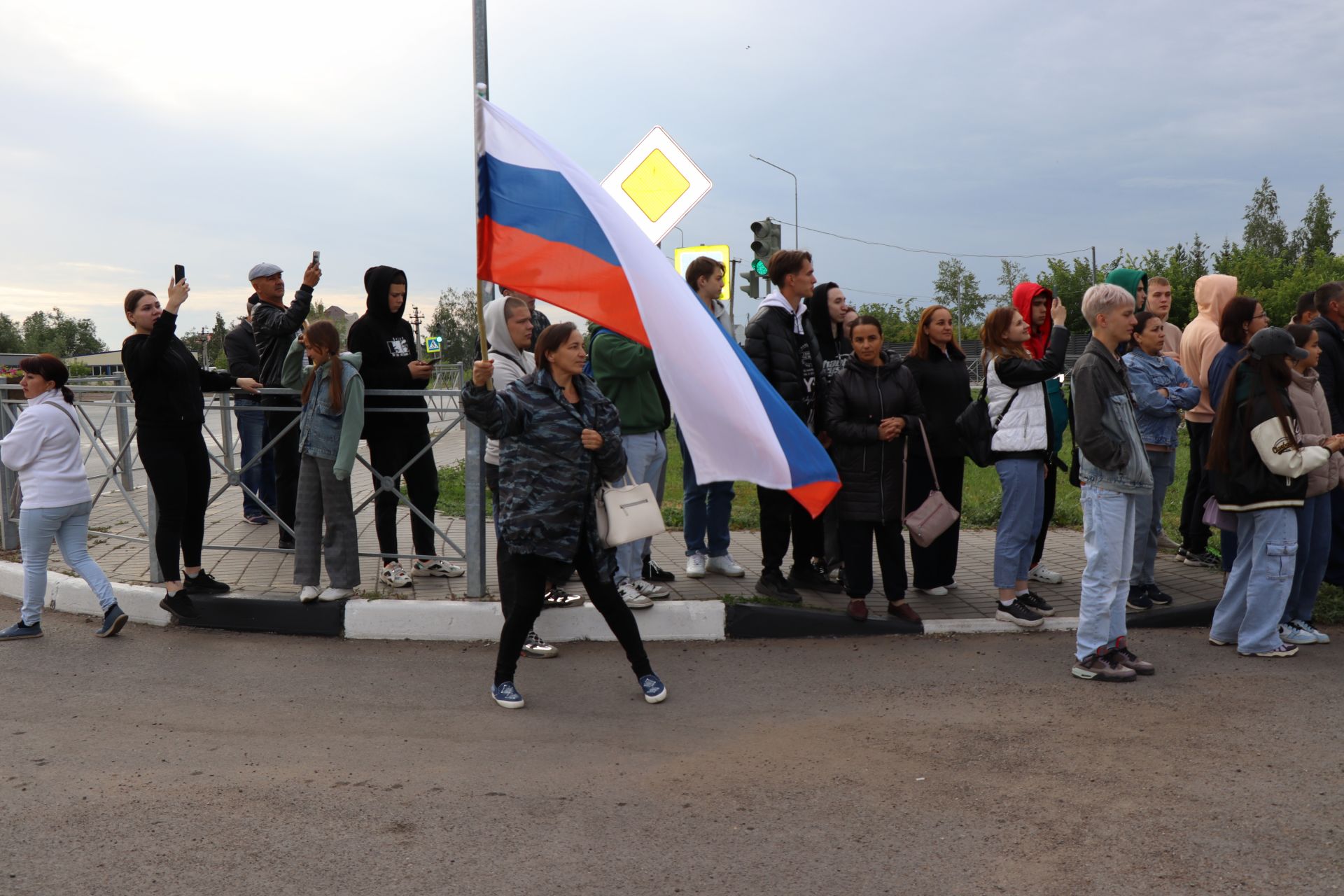 Нурлатцы торжественно проводили новобранцев на срочную службу