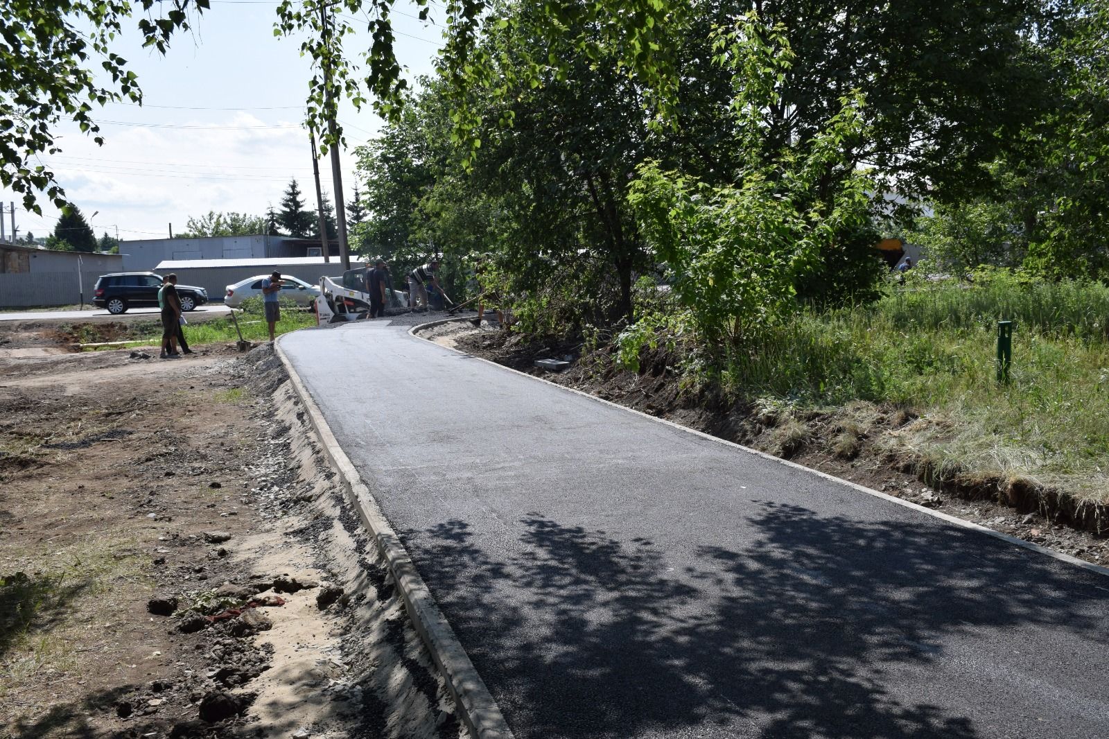 В Нурлате полным ходом идет строительство зоны безопасности для пешеходов