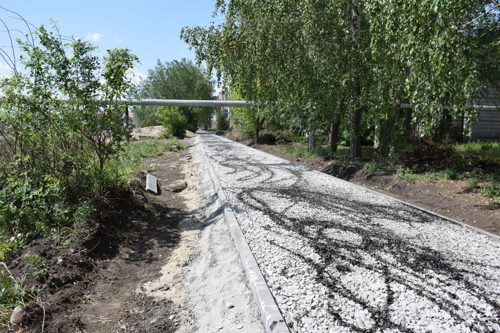 В Нурлате полным ходом идет строительство зоны безопасности для пешеходов