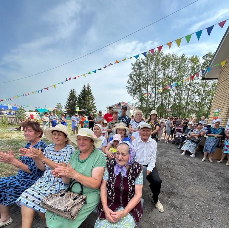 Красивый праздник села состоялся на днях в Караульной Горе