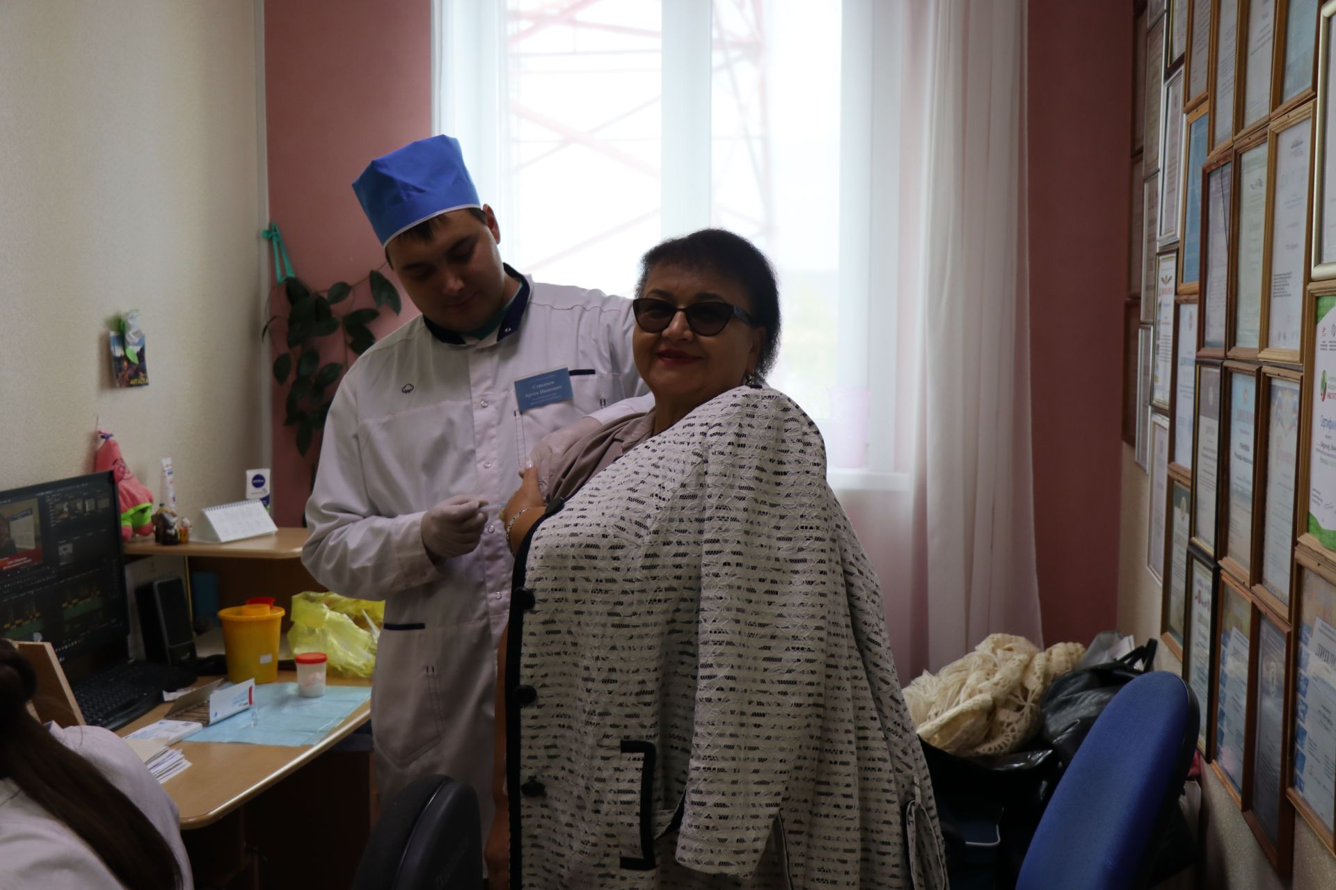 В Нурлатском районе продолжается вакцинация против гриппа